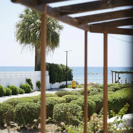 Searenity Seafront House - 50M From The Beach Larnaca Exterior photo