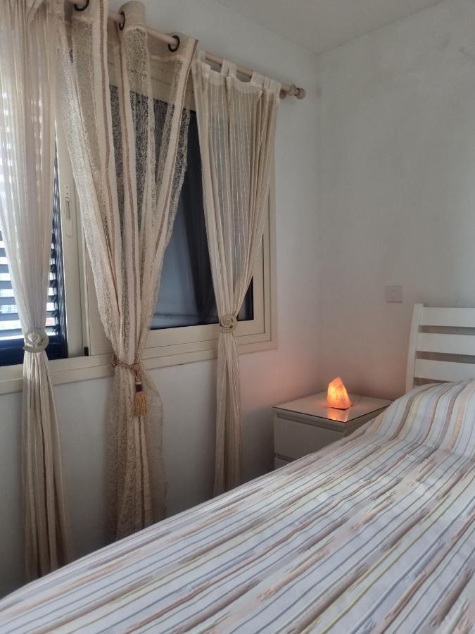 Searenity Seafront House - 50m From The