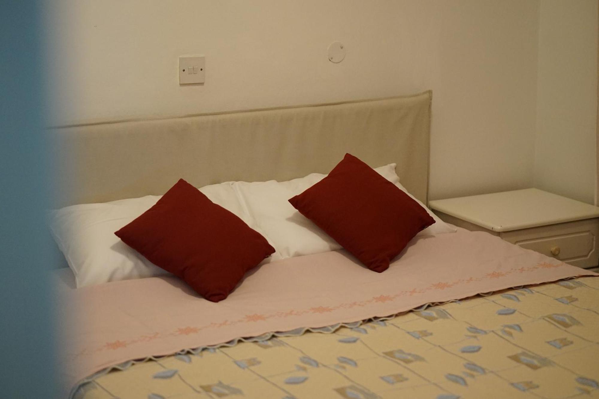Searenity Seafront House - 50m From The * Larnaca