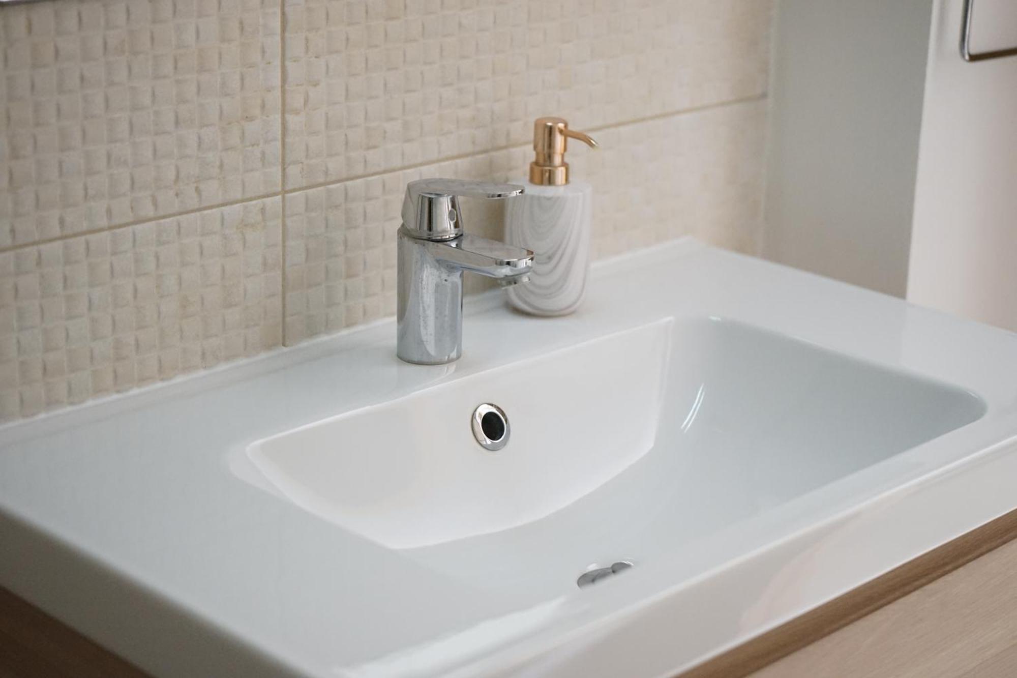 Hébergement de vacances Searenity Seafront House - 50m From The *