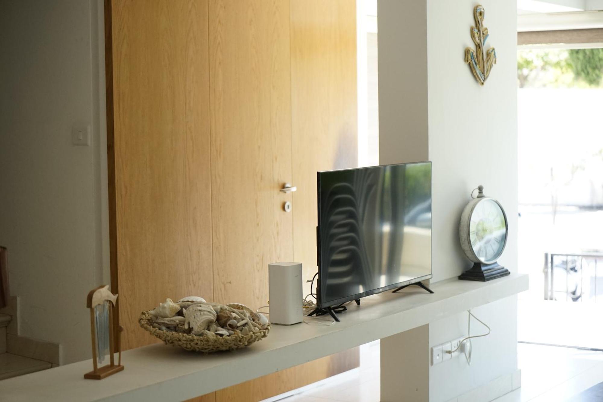 Searenity Seafront House - 50m From The *