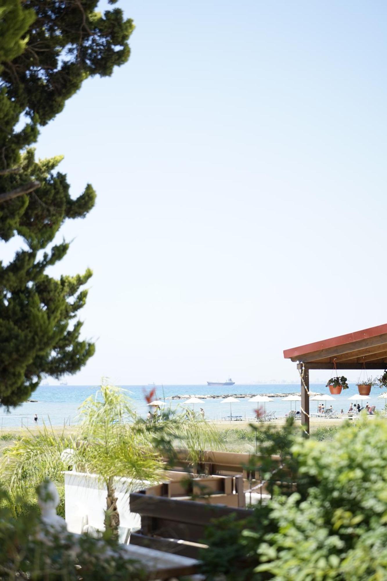 Searenity Seafront House - 50m From The